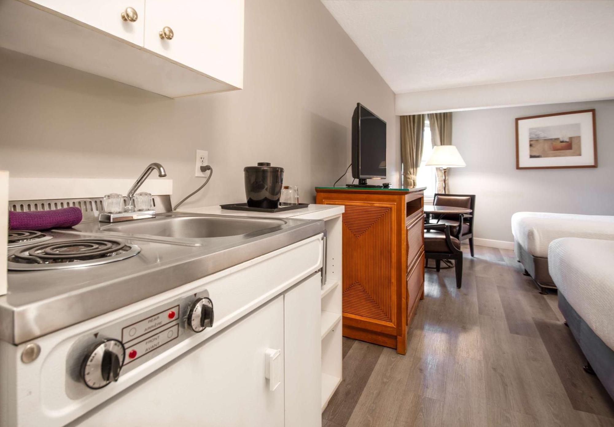 Coast Parksville Hotel Extérieur photo
