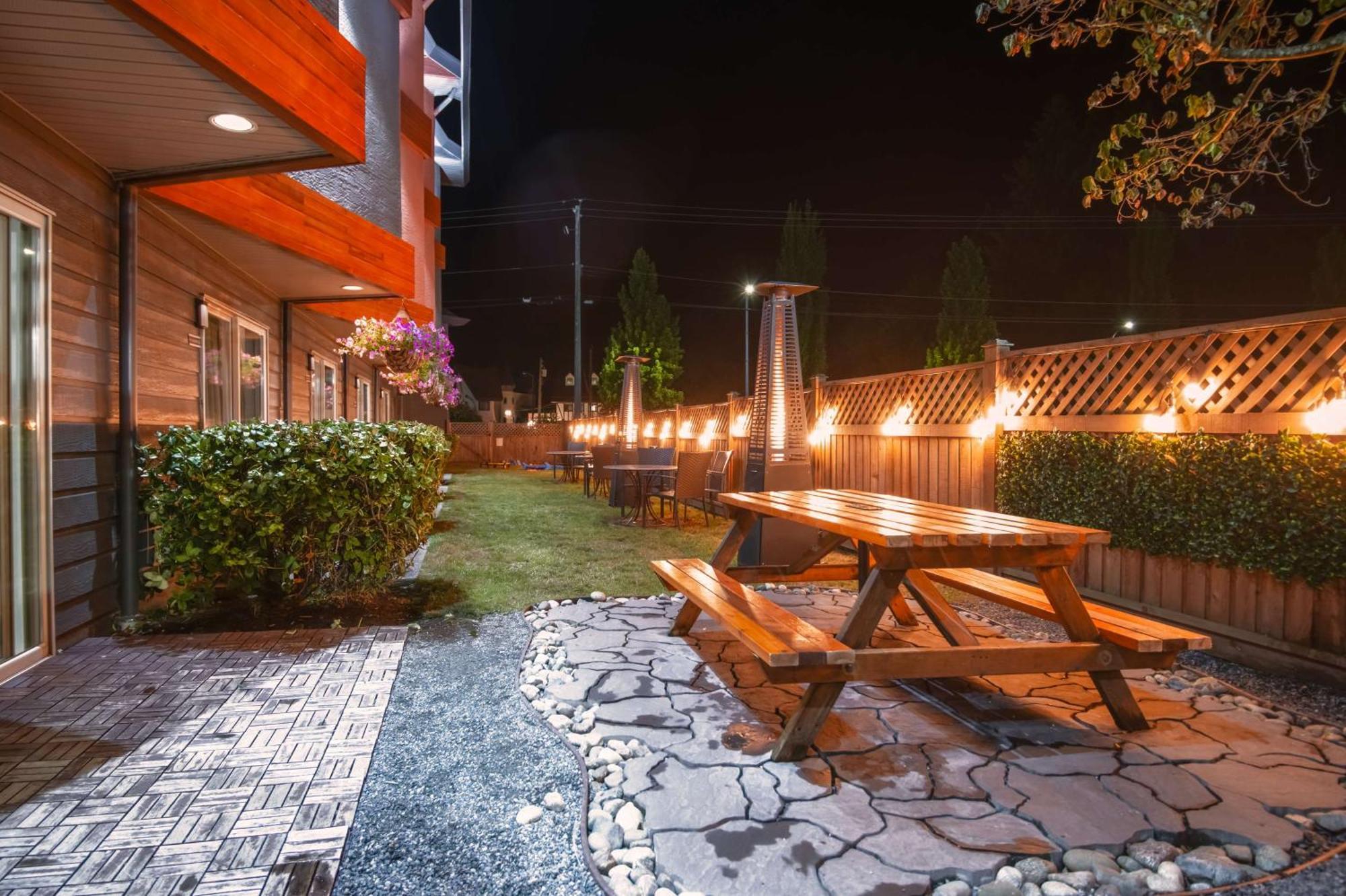Coast Parksville Hotel Extérieur photo